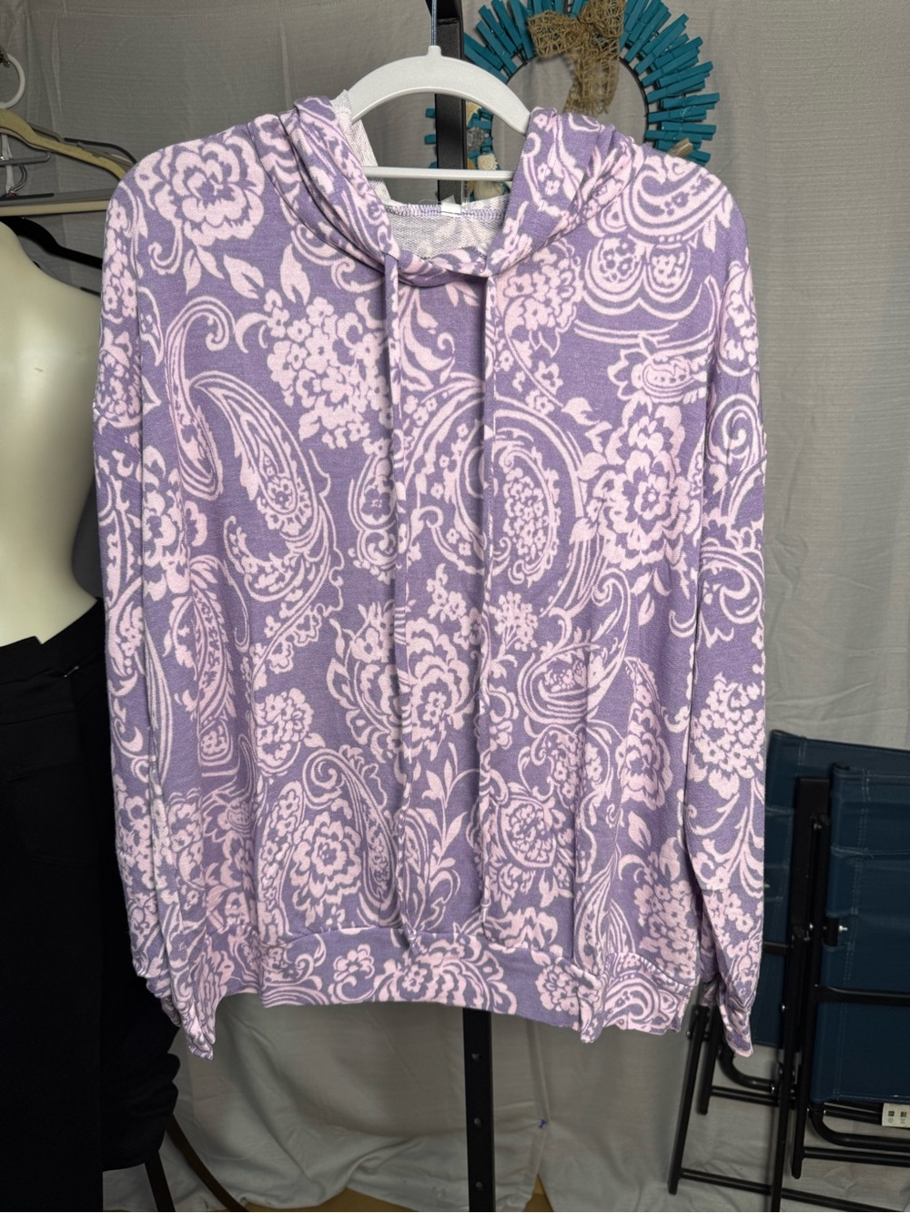 NWT Dear Scarlett Women's Lavender Paisley Hoodie Top